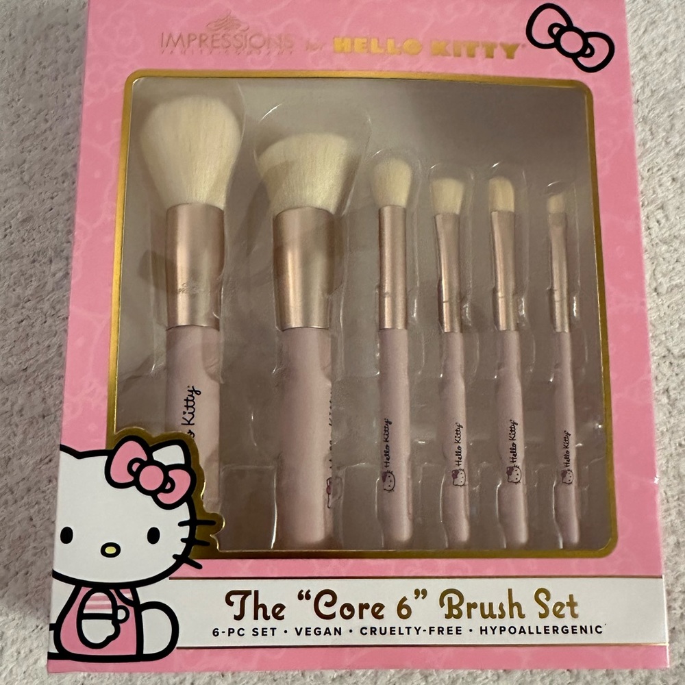 Hello kitty make up brushes